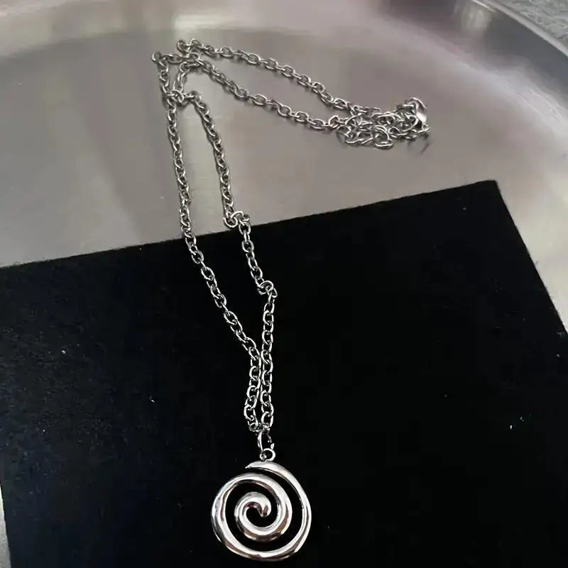 Retro Gothic Irregular Geometry Vortex Heart Star Teeth Pendant Necklace for Men Women Fashion Punk Metal Chain Jewelry Gifts