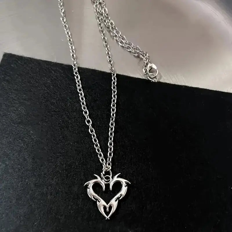 Retro Gothic Irregular Geometry Vortex Heart Star Teeth Pendant Necklace for Men Women Fashion Punk Metal Chain Jewelry Gifts