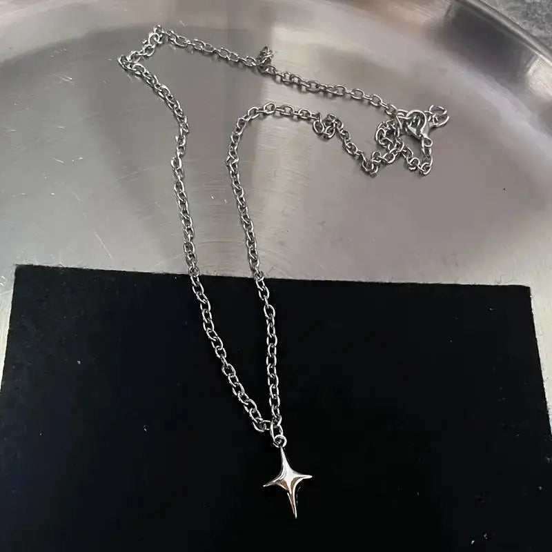 Retro Gothic Irregular Geometry Vortex Heart Star Teeth Pendant Necklace for Men Women Fashion Punk Metal Chain Jewelry Gifts